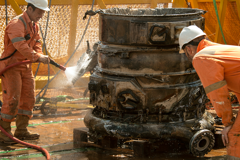 Illustration for article titled Apollo F-1 engines recovered from the bottom of the Atlantic by Bezos Expeditions